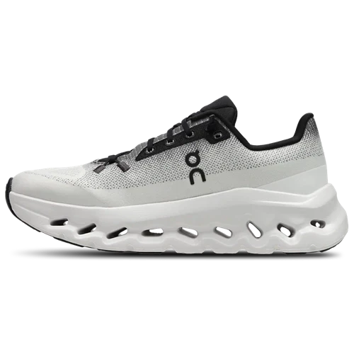 RIVEN FASHION | ON CLOUD SNEAKERS