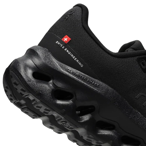 RIVEN FASHION | ON CLOUD SNEAKERS